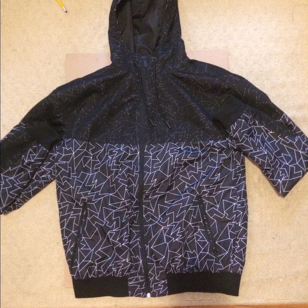 Champs Sports Gear Windbreaker Men’s Medium